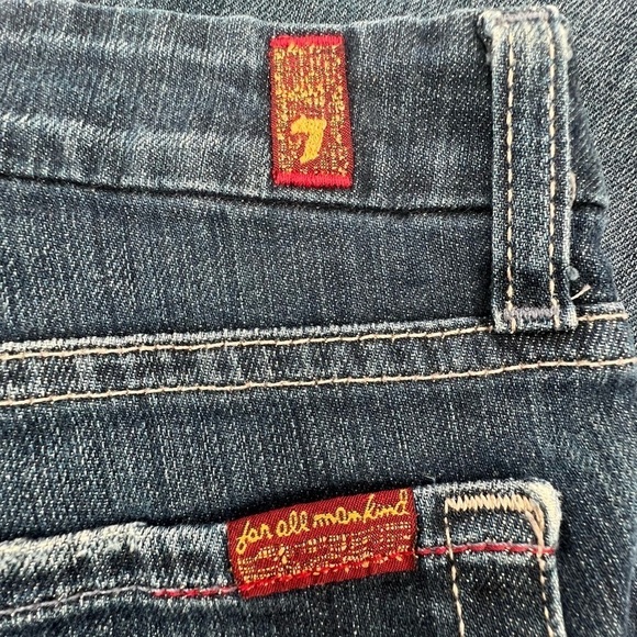 7 For All Mankind Kate Bermuda Distressed Denim Jean Shorts Size 27 Women's - Picture 7 of 8